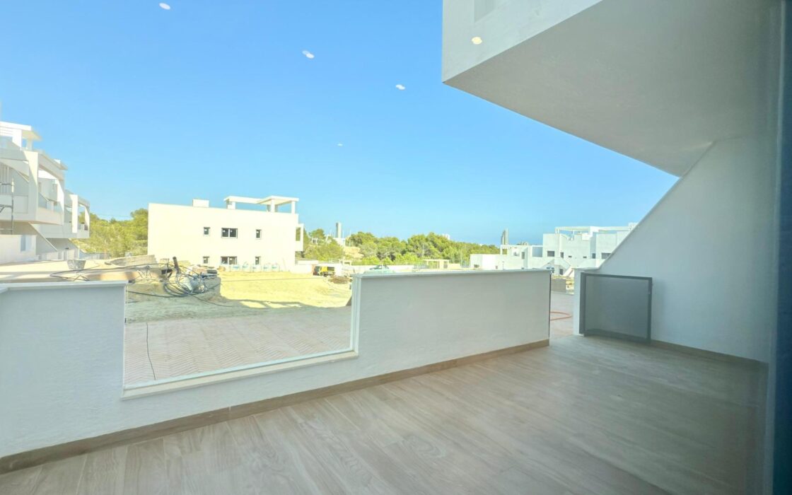 Новий бунгало у Фінестраті з терасою 80 кв.м для відпочинку