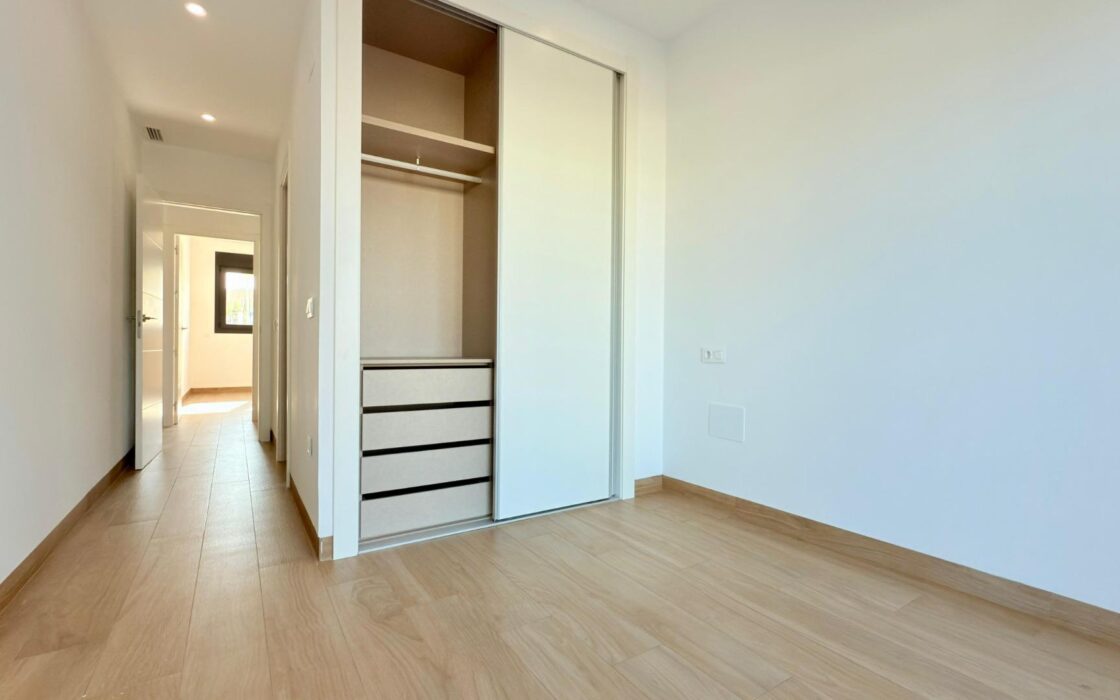 Новий бунгало у Фінестраті з терасою 80 кв.м для відпочинку