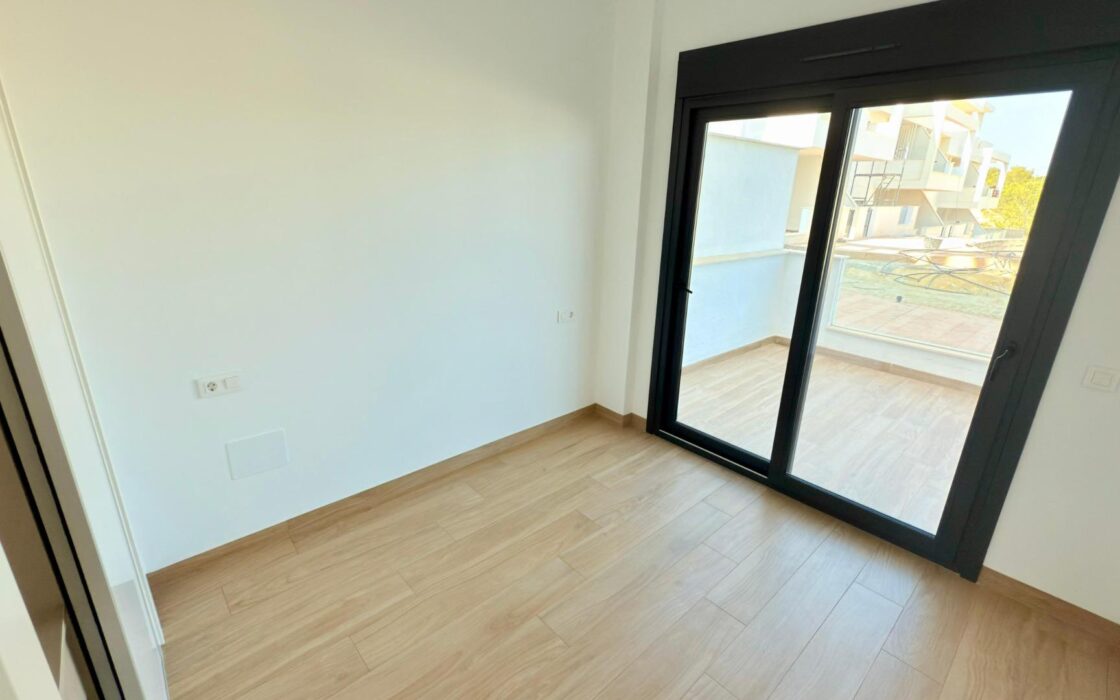 Новий бунгало у Фінестраті з терасою 80 кв.м для відпочинку