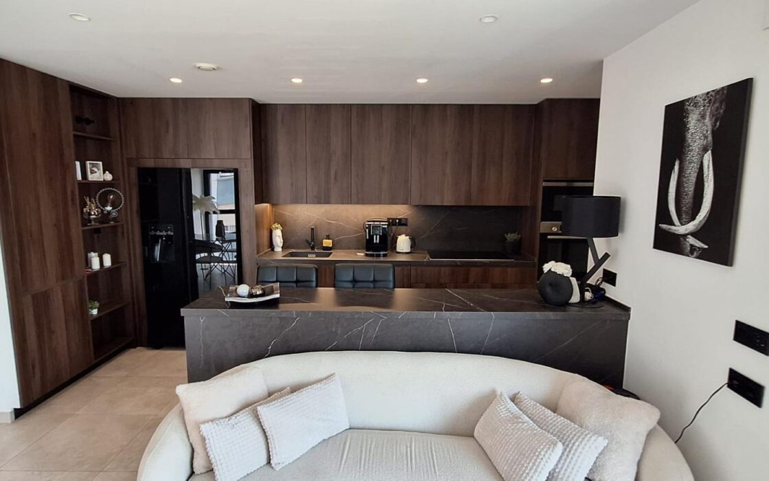 Современная квартира в центре Торревьехи с террасой 140 кв.м