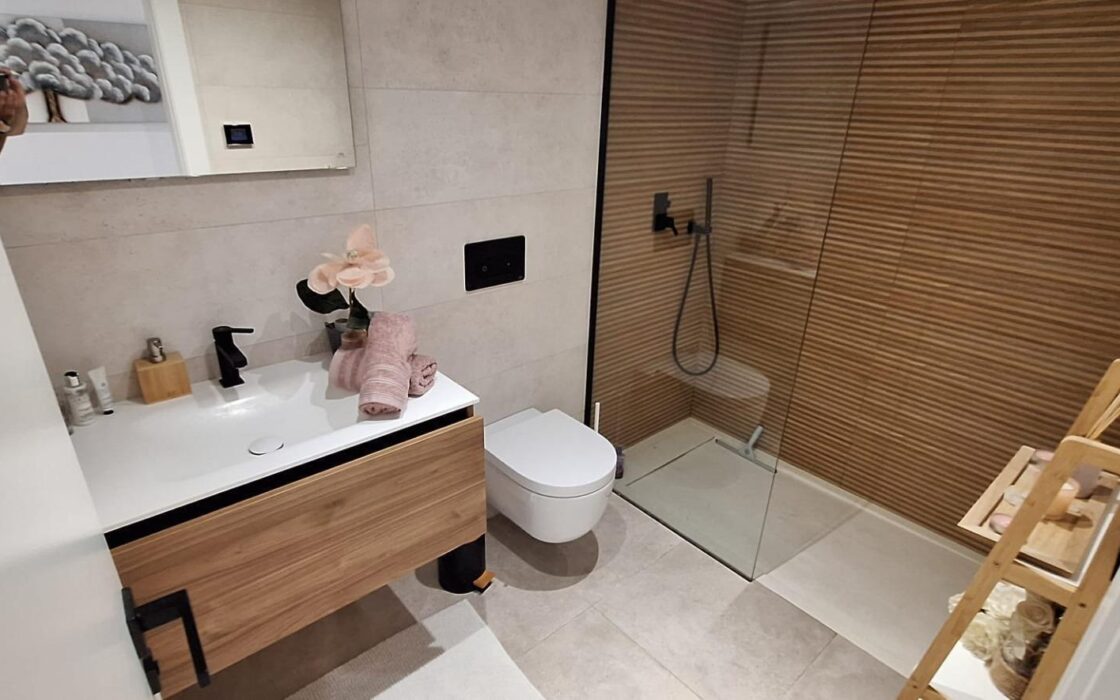 Современная квартира в центре Торревьехи с террасой 140 кв.м