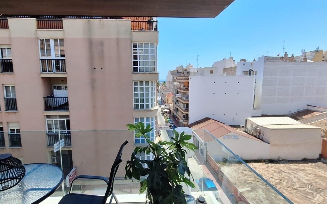 Современная квартира в центре Торревьехи с террасой 140 кв.м