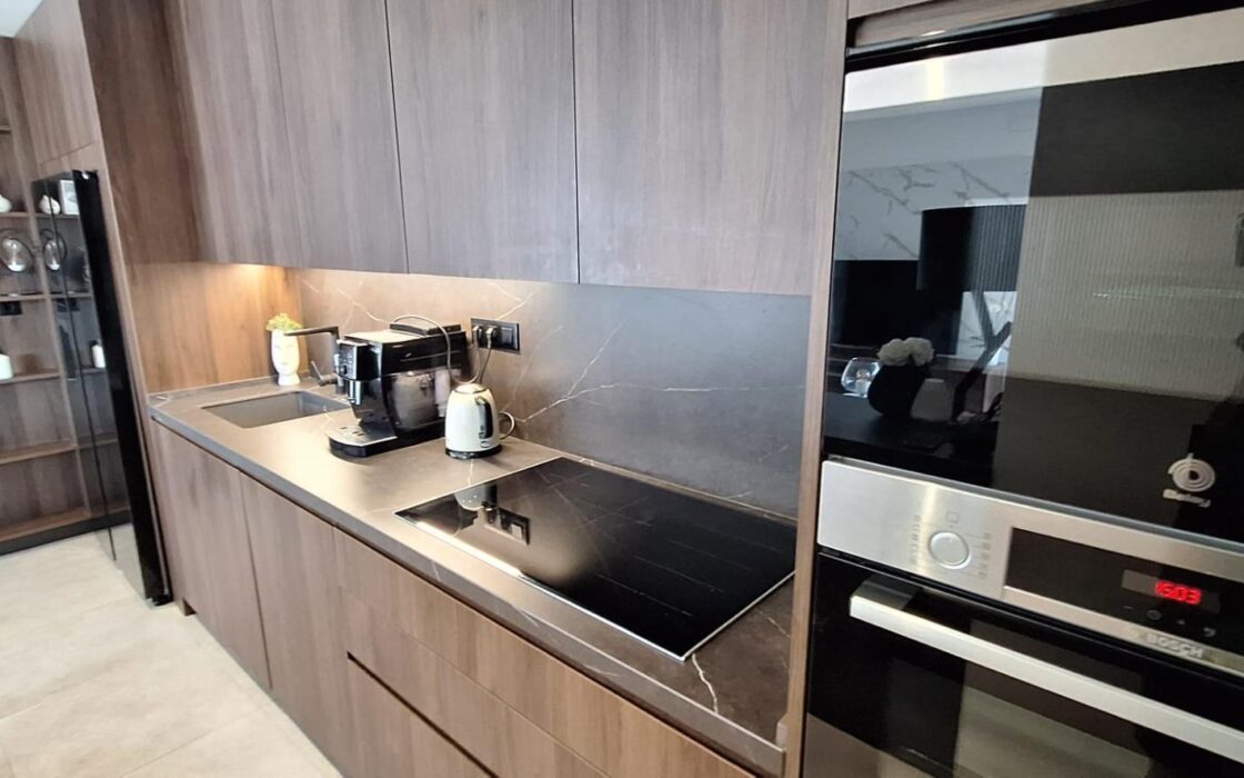 Современная квартира в центре Торревьехи с террасой 140 кв.м