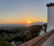 Просторный таунхаус с 2 спальнями и панорамным видом в Михас