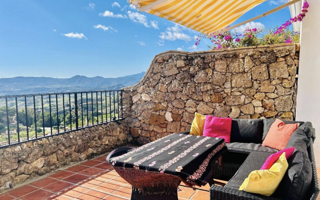 Просторный таунхаус с 2 спальнями и панорамным видом в Михас