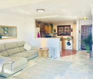 Просторный таунхаус с 2 спальнями и панорамным видом в Михас