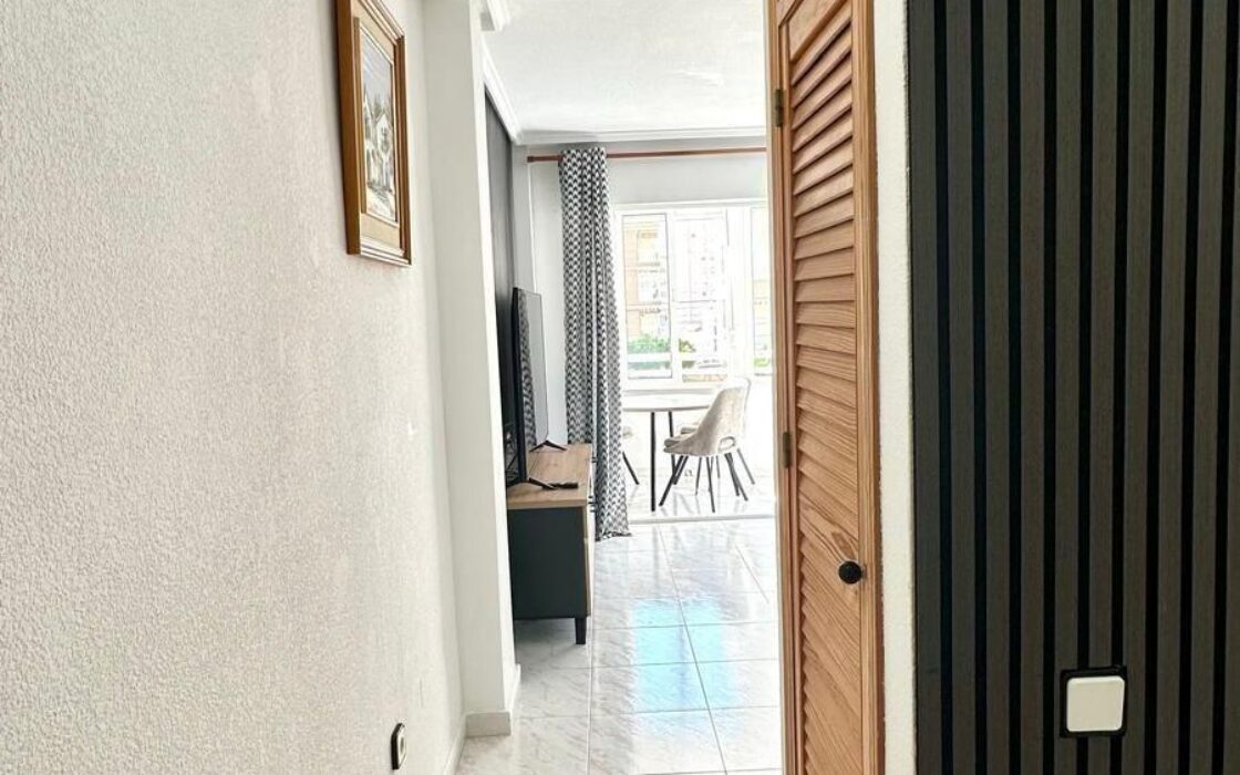 Апартаменты в Торревьехе 60 кв.м с террасой у моря