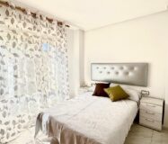 Апартаменты в Торревьехе 60 кв.м с террасой у моря