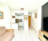 Апартаменты в Торревьехе 60 кв.м с террасой у моря