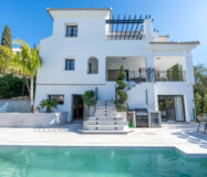 Отдельная вилла в Марбелье с террасой 496 кв.м