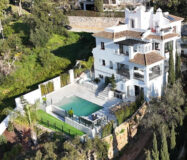 Отдельная вилла в Марбелье с террасой 496 кв.м