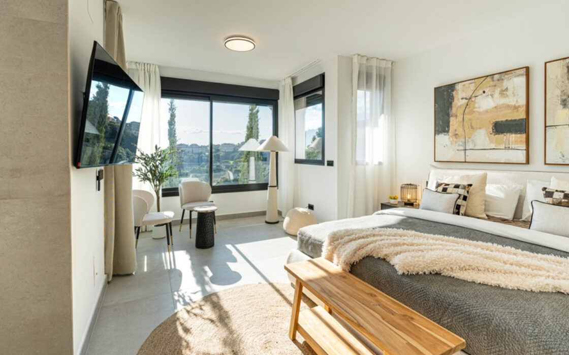 Отдельная вилла в Марбелье с террасой 496 кв.м