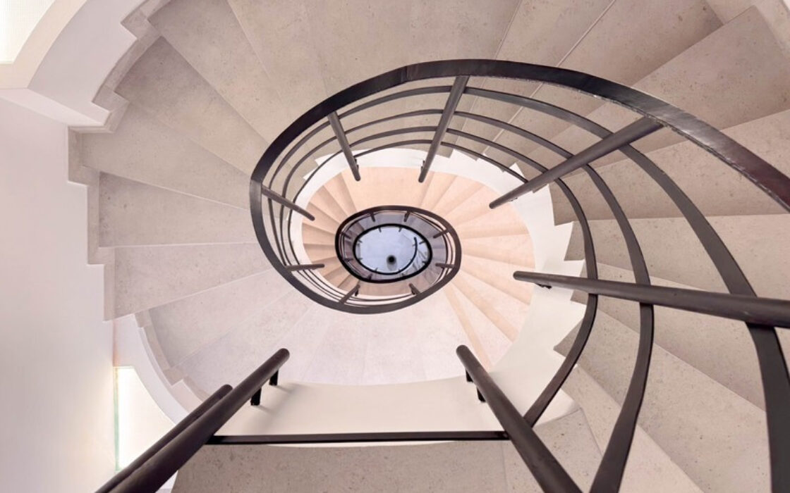 Отдельная вилла в Марбелье с террасой 496 кв.м