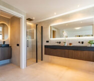 Отдельная вилла в Марбелье с террасой 496 кв.м