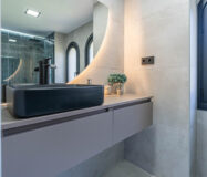 Отдельная вилла в Марбелье с террасой 496 кв.м