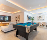 Отдельная вилла в Марбелье с террасой 496 кв.м