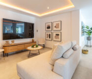 Отдельная вилла в Марбелье с террасой 496 кв.м