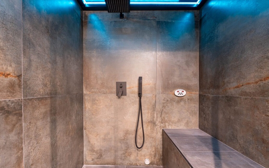 Отдельная вилла в Марбелье с террасой 496 кв.м