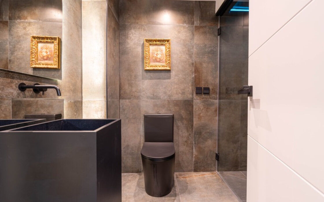 Отдельная вилла в Марбелье с террасой 496 кв.м