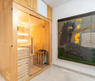 Отдельная вилла в Марбелье с террасой 496 кв.м