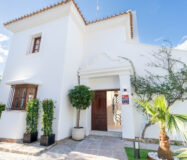 Отдельная вилла в Марбелье с террасой 496 кв.м