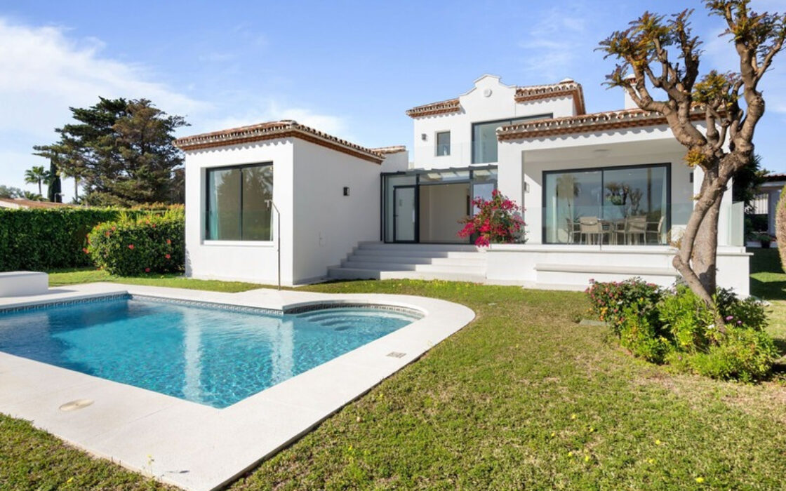 Окрема вілла в Ельвірії 181 кв.м з терасою біля моря