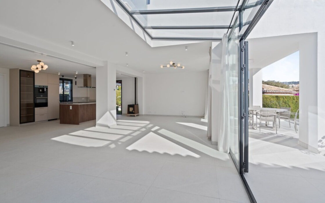 Окрема вілла в Ельвірії 181 кв.м з терасою біля моря