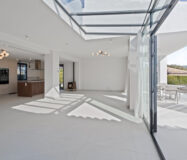 Окрема вілла в Ельвірії 181 кв.м з терасою біля моря