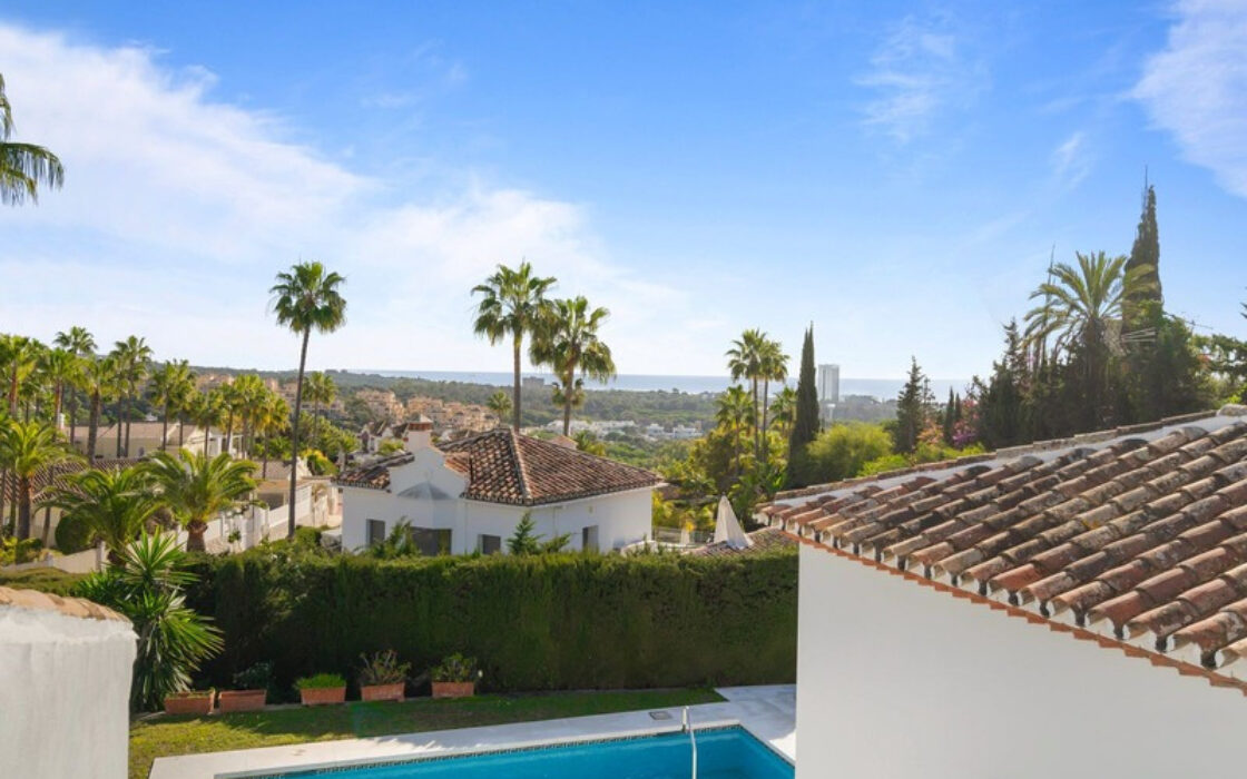 Окрема вілла в Ельвірії 181 кв.м з терасою біля моря