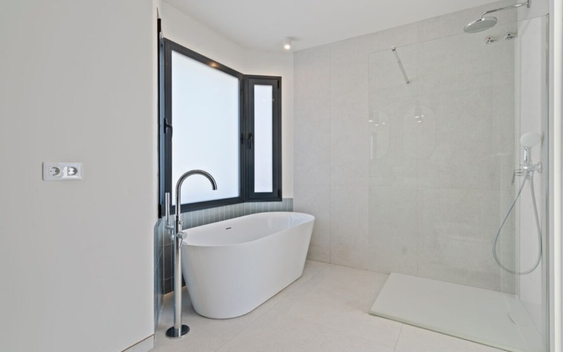 Окрема вілла в Ельвірії 181 кв.м з терасою біля моря