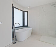 Окрема вілла в Ельвірії 181 кв.м з терасою біля моря