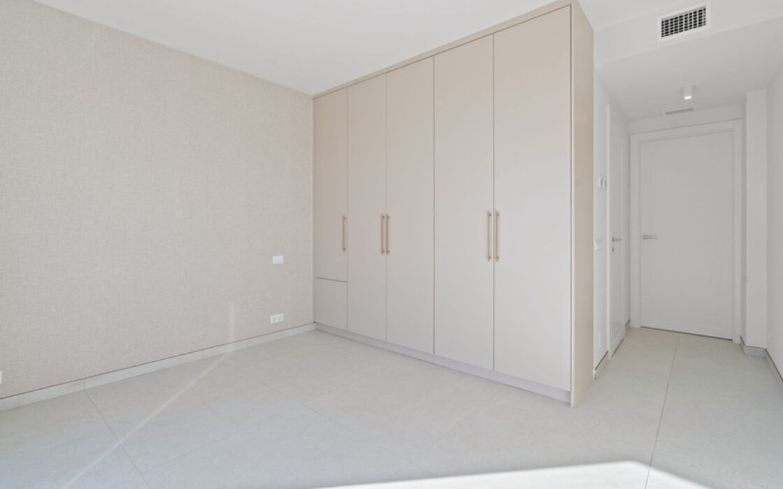 Окрема вілла в Ельвірії 181 кв.м з терасою біля моря