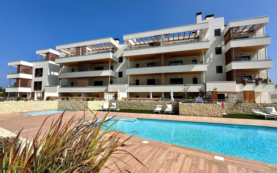 Апартаменты 80 кв.м в Аликанте с террасой у моря