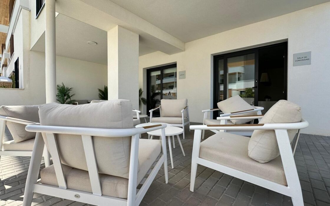 Апартаменты 80 кв.м в Аликанте с террасой у моря