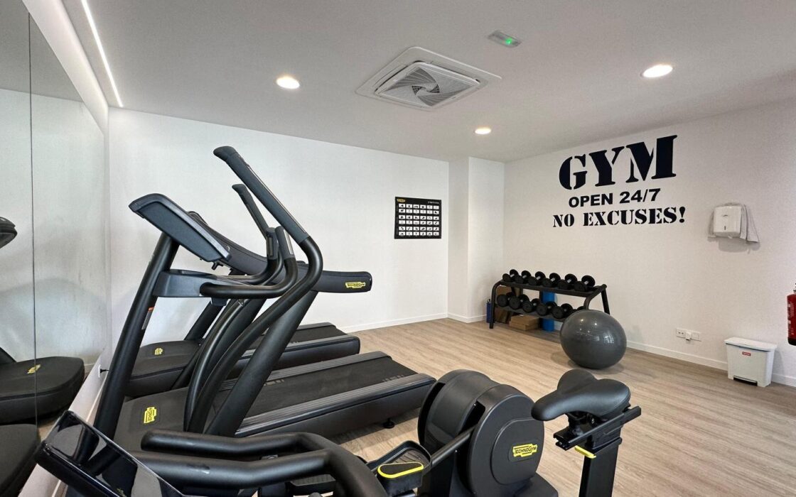 Апартаменты 80 кв.м в Аликанте с террасой у моря