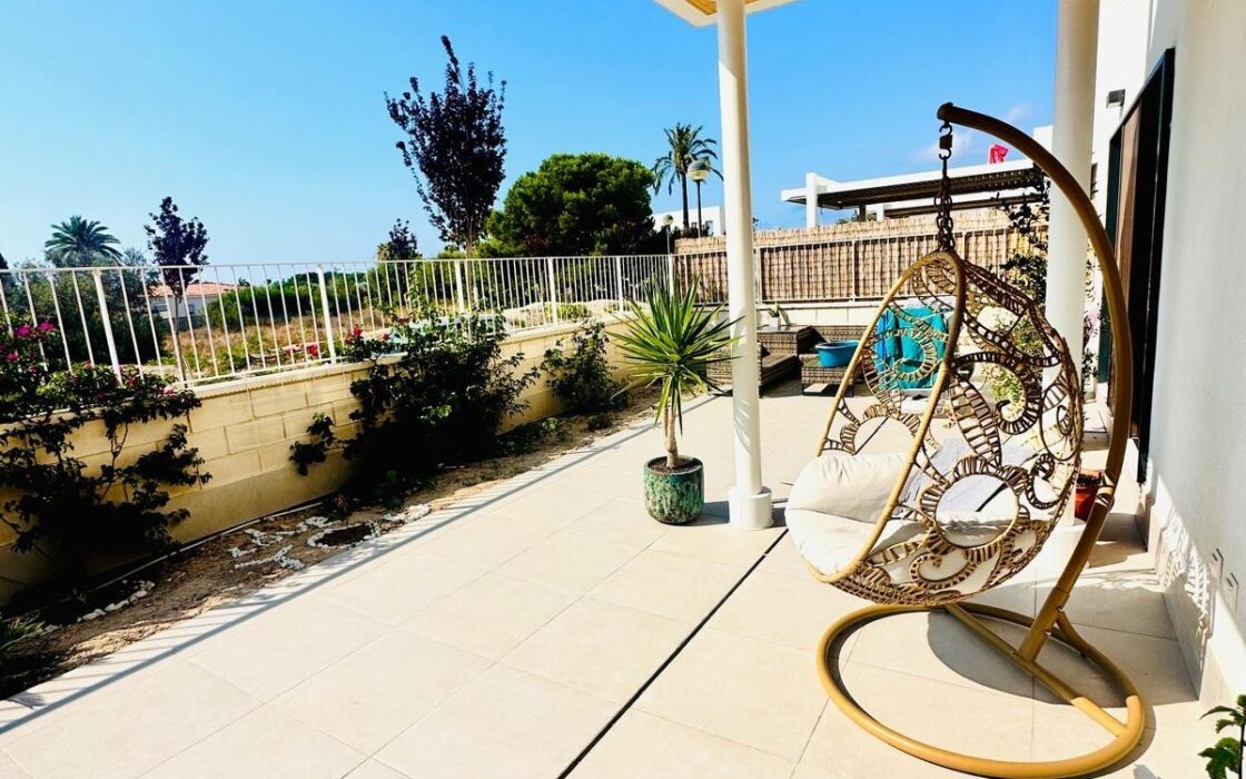 Апартаменты 80 кв.м в Аликанте с террасой у моря