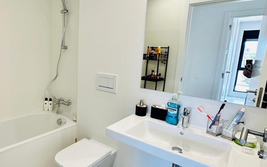 Апартаменты 80 кв.м в Аликанте с террасой у моря