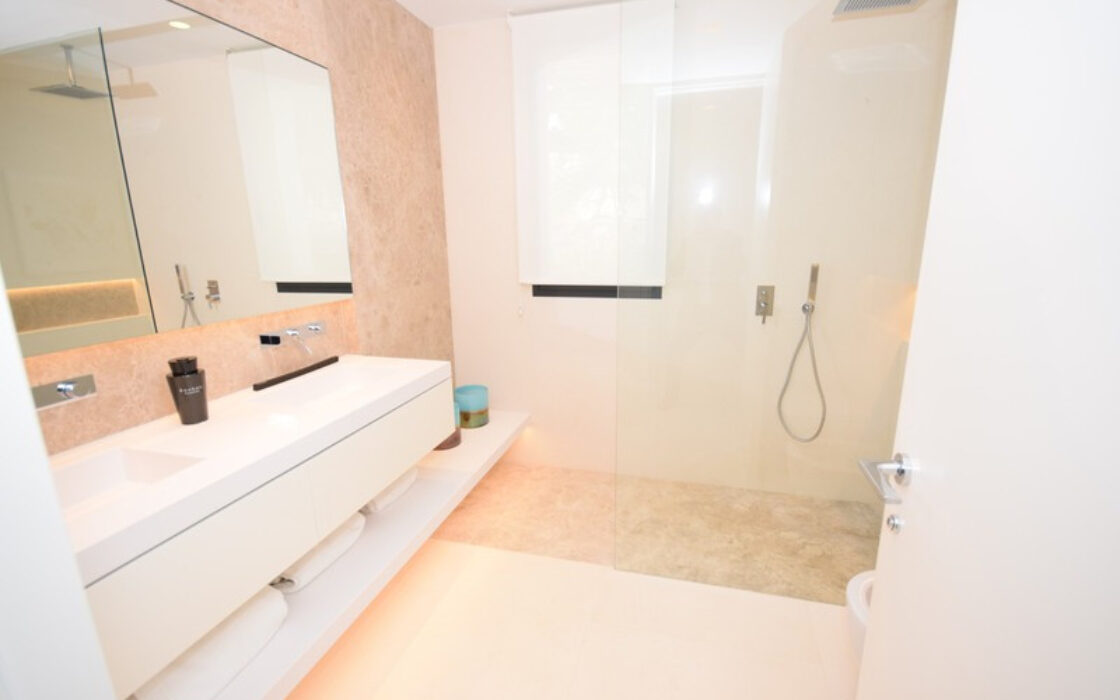 Отдельная вилла в Новой Андалусии 370 кв.м с террасой