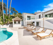 Отдельная вилла в Марбелье 302 кв.м с террасой у моря