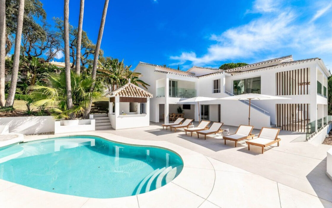 Отдельная вилла в Марбелье 302 кв.м с террасой у моря