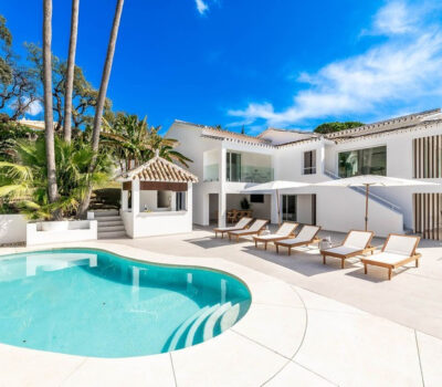 Окрема вілла в Марбельї 302 кв.м з терасою біля моря