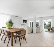 Отдельная вилла в Марбелье 302 кв.м с террасой у моря