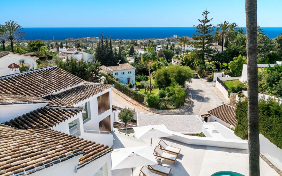 Отдельная вилла в Марбелье 302 кв.м с террасой у моря