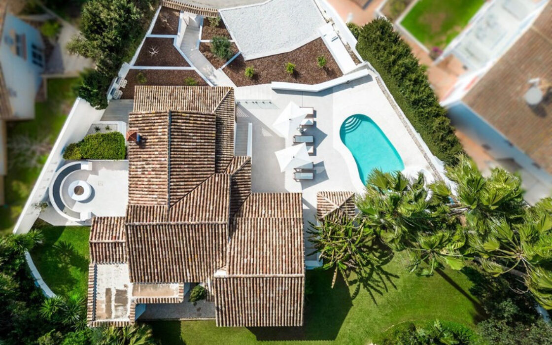 Отдельная вилла в Марбелье 302 кв.м с террасой у моря