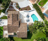 Отдельная вилла в Марбелье 302 кв.м с террасой у моря