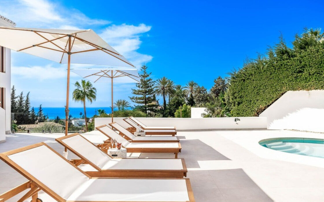 Отдельная вилла в Марбелье 302 кв.м с террасой у моря