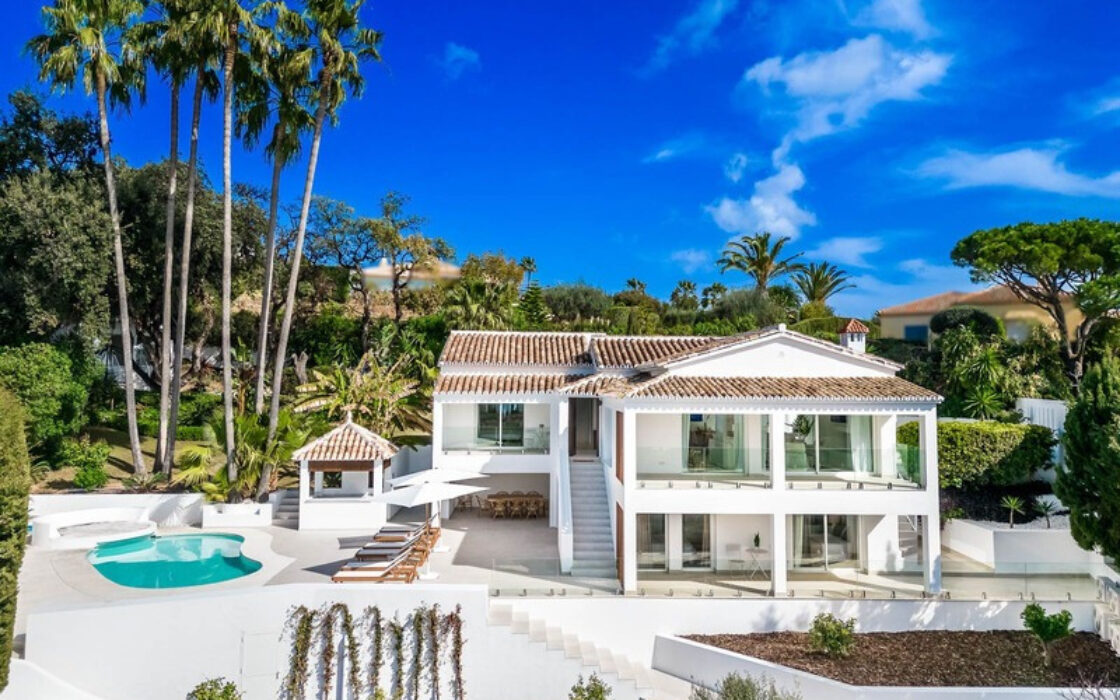 Отдельная вилла в Марбелье 302 кв.м с террасой у моря