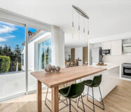 Отдельная вилла в Марбелье 302 кв.м с террасой у моря