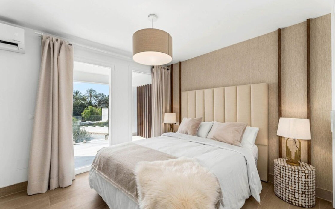 Отдельная вилла в Марбелье 302 кв.м с террасой у моря