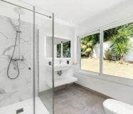 Отдельная вилла в Марбелье 302 кв.м с террасой у моря